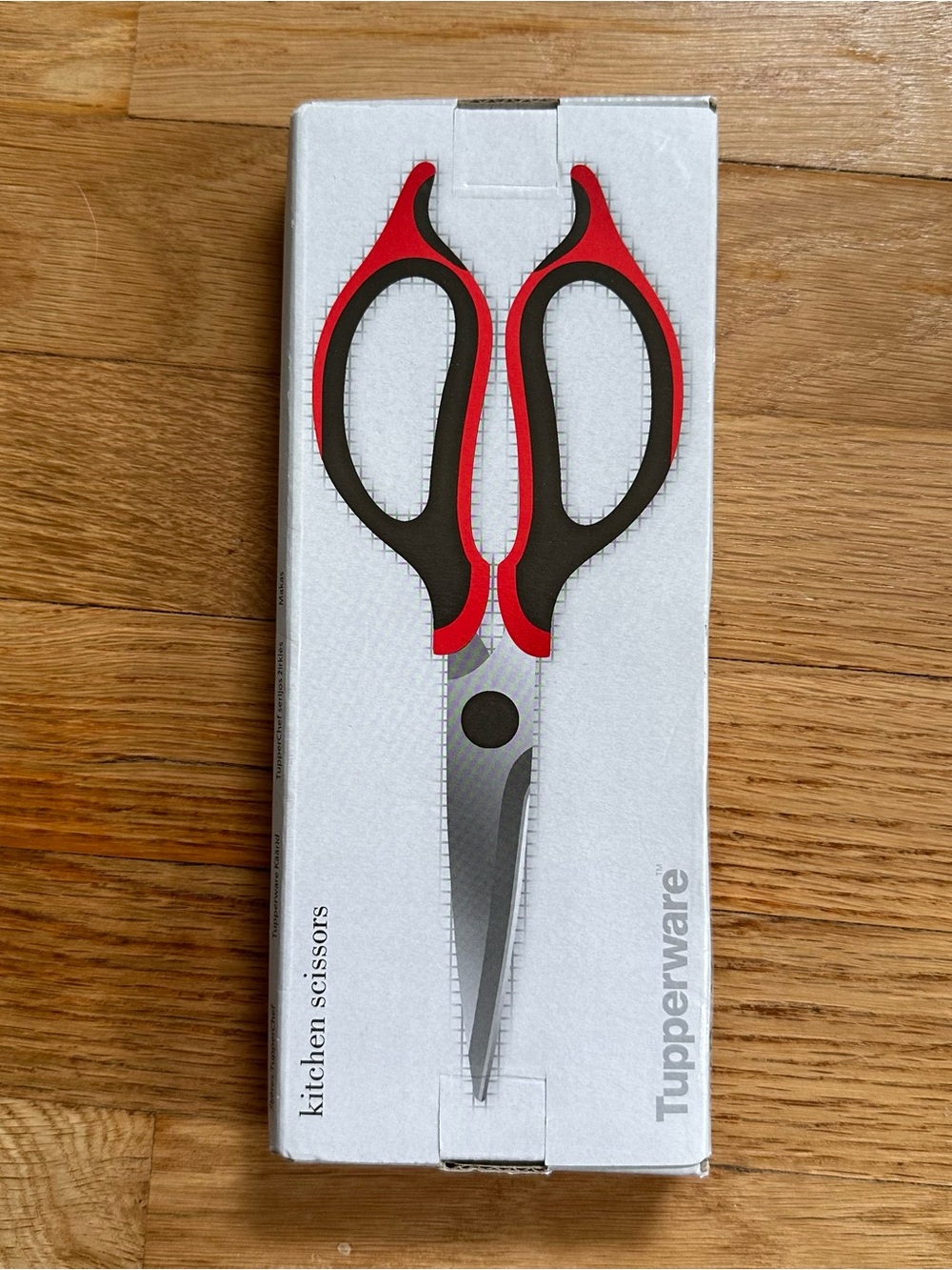 Tupperware Scissors - Picture 2 of 2